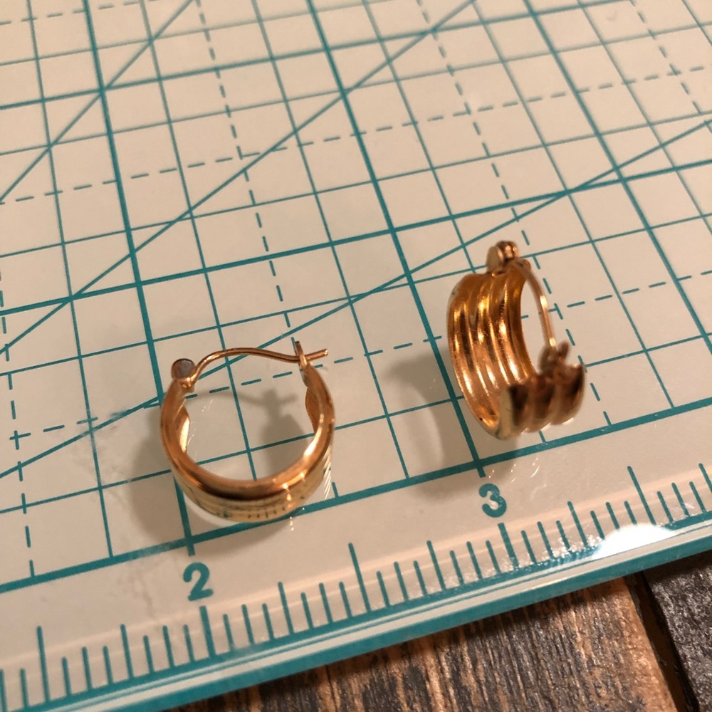 10kt yellow gold earrings